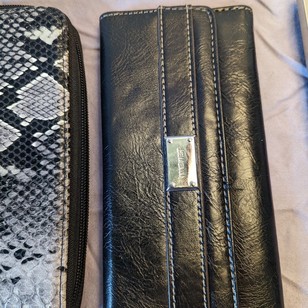 3 Random Women's Wallets - Picture 4 of 7